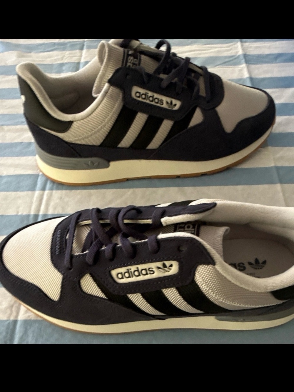Adidas men’s Trezoid 2 in Dark blue and white Size 9 M. ( 10W )